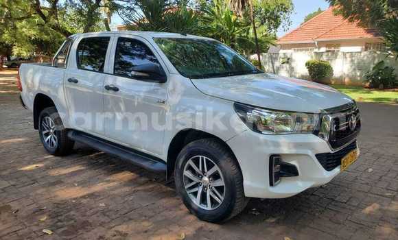 Buy Used Toyota Hilux White Car in Belvedere in Harare Buy Used Toyota Hilux White Car in Belvedere in Harare