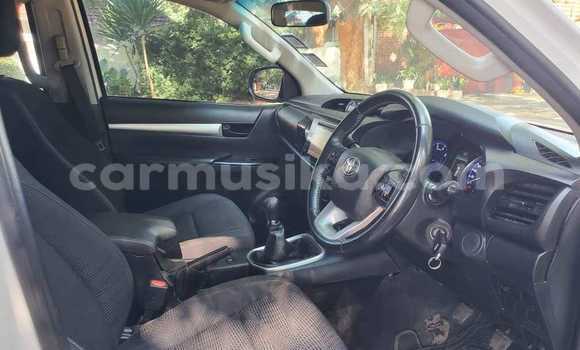 Buy Used Toyota Hilux White Car in Belvedere in Harare Buy Used Toyota Hilux White Car in Belvedere in Harare
