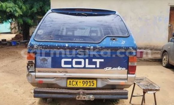 Nunua Ilio tumika Mitsubishi Colt Bluu Gari ndani ya Bindura nchini Mashonaland Central Nunua Ilio tumika Mitsubishi Colt Bluu Gari ndani ya Bindura nchini Mashonaland Central