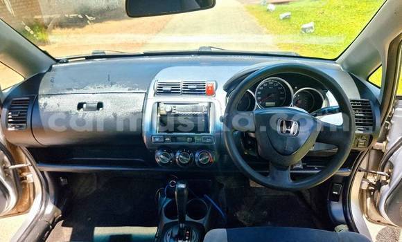 Nunua Ilio tumika Honda Fit Nyingine Gari ndani ya Borrowdale nchini Harare Nunua Ilio tumika Honda Fit Nyingine Gari ndani ya Borrowdale nchini Harare