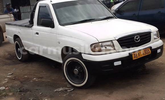 Nunua Ilio tumika Toyota Hilux Nyeupe Gari ndani ya Bindura nchini Mashonaland Central Nunua Ilio tumika Toyota Hilux Nyeupe Gari ndani ya Bindura nchini Mashonaland Central