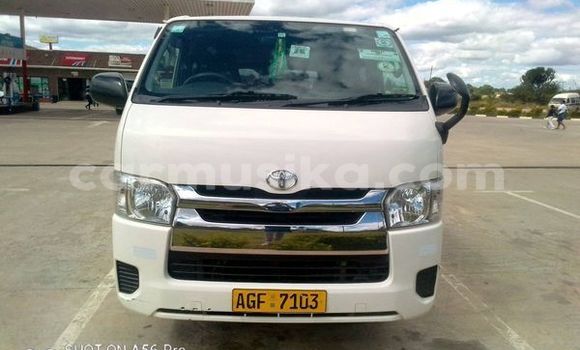 Buy Used Toyota Hiace White Car in Bulawayo in Bulawayo
