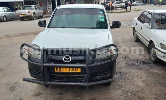 Tenga Tsaru Mazda BT-50 Chena Mota in Belvedere in Harare