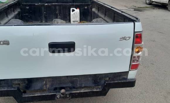 Acheter Occasion Voiture Mazda BT-50 Blanc à Belvédère, Harare Acheter Occasion Voiture Mazda BT-50 Blanc à Belvédère, Harare