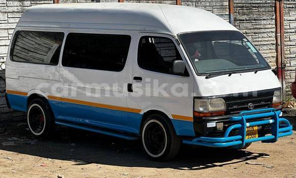 Nunua Ilio tumika Toyota Hiace Nyeupe Gari ndani ya Belvedere nchini Harare Nunua Ilio tumika Toyota Hiace Nyeupe Gari ndani ya Belvedere nchini Harare