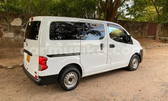 Nunua Ilio tumika Nissan NV200 Nyingine Gari ndani ya Bindura nchini Mashonaland Central Nunua Ilio tumika Nissan NV200 Nyingine Gari ndani ya Bindura nchini Mashonaland Central