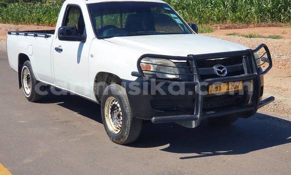 Nunua Ilio tumika Mazda BT-50 Nyeupe Gari ndani ya Borrowdale nchini Harare Nunua Ilio tumika Mazda BT-50 Nyeupe Gari ndani ya Borrowdale nchini Harare