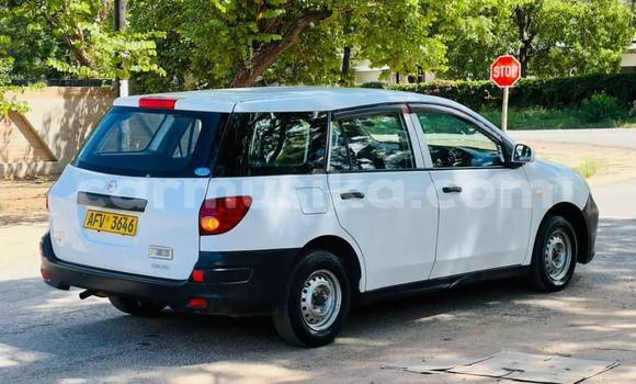 Nunua Ilio tumika Nissan AD Nyeupe Gari ndani ya Borrowdale nchini Harare Nunua Ilio tumika Nissan AD Nyeupe Gari ndani ya Borrowdale nchini Harare