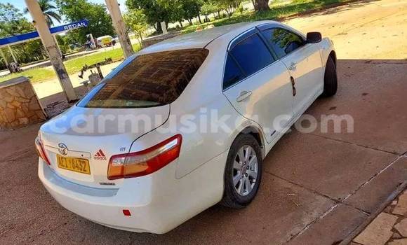Nunua Ilio tumika Toyota Camry Nyeupe Gari ndani ya Chinhoyi nchini Mashonaland West Nunua Ilio tumika Toyota Camry Nyeupe Gari ndani ya Chinhoyi nchini Mashonaland West