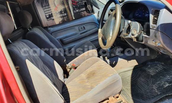 Nunua Ilio tumika Toyota Hilux Nyekundu Gari ndani ya Belvedere nchini Harare Nunua Ilio tumika Toyota Hilux Nyekundu Gari ndani ya Belvedere nchini Harare