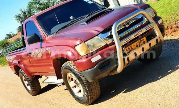 Nunua Ilio tumika Toyota Hilux Nyekundu Gari ndani ya Belvedere nchini Harare Nunua Ilio tumika Toyota Hilux Nyekundu Gari ndani ya Belvedere nchini Harare
