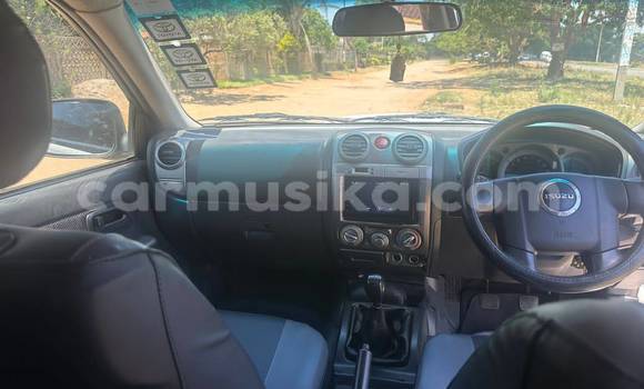 Acheter Occasion Voiture Isuzu KB Blanc à Bulawayo, Bulawayo Acheter Occasion Voiture Isuzu KB Blanc à Bulawayo, Bulawayo