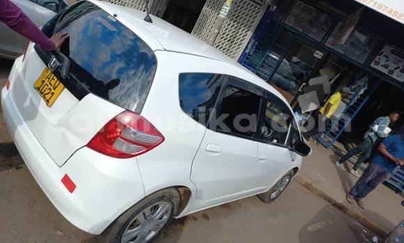Tenga Tsaru Honda Fit Chena Mota in Bindura in Mashonaland yePakati Tenga Tsaru Honda Fit Chena Mota in Bindura in Mashonaland yePakati