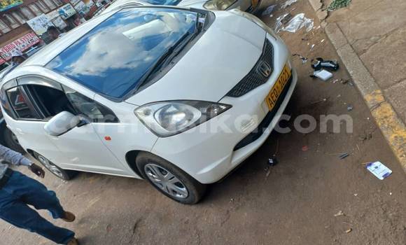 Tenga Tsaru Honda Fit Chena Mota in Bindura in Mashonaland yePakati Tenga Tsaru Honda Fit Chena Mota in Bindura in Mashonaland yePakati