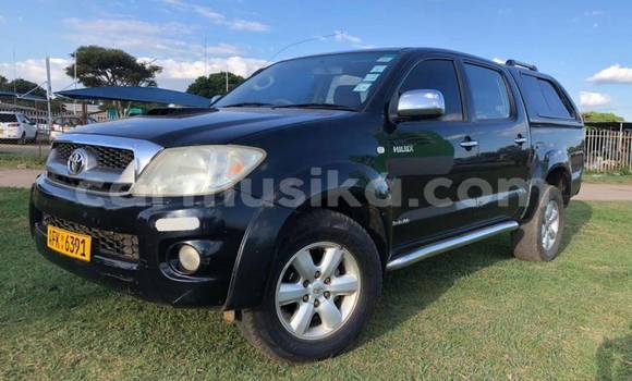 Buy Used Toyota Hilux Black Car in Beitbridge in Matabeleland South