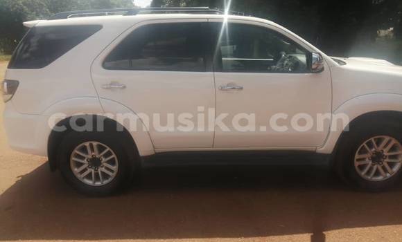 Acheter Occasion Voiture Toyota Fortuner Blanc à Chivhu, Midlands Acheter Occasion Voiture Toyota Fortuner Blanc à Chivhu, Midlands