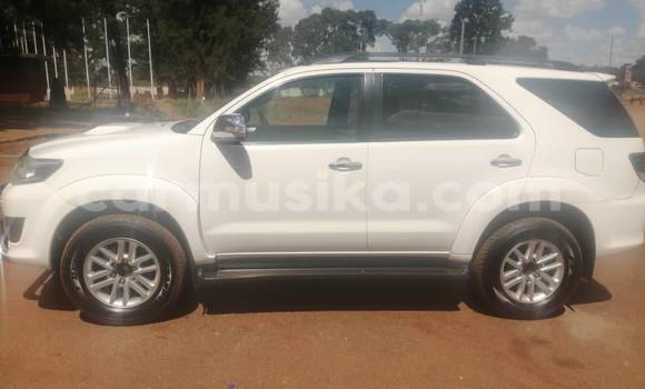Acheter Occasion Voiture Toyota Fortuner Blanc à Chivhu, Midlands Acheter Occasion Voiture Toyota Fortuner Blanc à Chivhu, Midlands