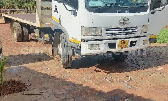 Nunua Ilio tumika FAW City Golf Nyeupe Gari ndani ya Belvedere nchini Harare