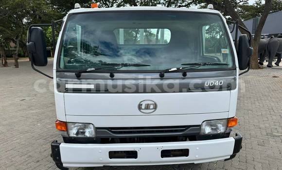 Acheter Occasion Utilitaire Nissan UD Blanc à Borrowdale, Harare Acheter Occasion Utilitaire Nissan UD Blanc à Borrowdale, Harare