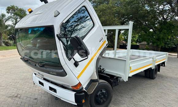 Acheter Occasion Utilitaire Nissan UD Blanc à Borrowdale, Harare Acheter Occasion Utilitaire Nissan UD Blanc à Borrowdale, Harare