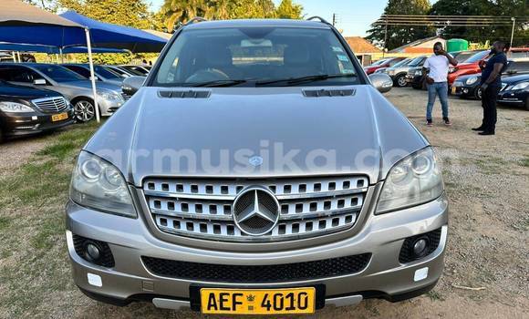 Acheter Occasion Voiture Mercedes‒Benz ML–Class Autre à Belvédère, Harare Acheter Occasion Voiture Mercedes‒Benz ML–Class Autre à Belvédère, Harare