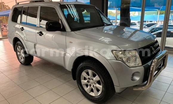 Acheter Occasion Voiture Mitsubishi Pajero Gris à Beitbridge, Matabeleland South