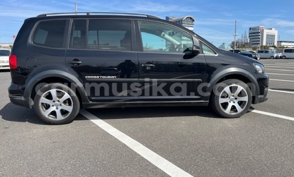 Nunua Ilio tumika Volkswagen Touran Nyeusi Gari ndani ya Beitbridge nchini Matabeleland Kusini Nunua Ilio tumika Volkswagen Touran Nyeusi Gari ndani ya Beitbridge nchini Matabeleland Kusini