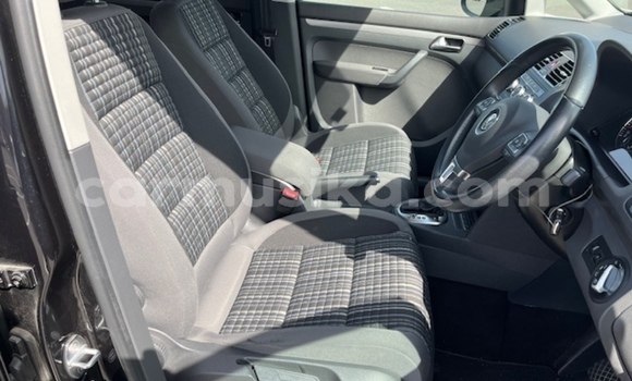 Nunua Ilio tumika Volkswagen Touran Nyeusi Gari ndani ya Beitbridge nchini Matabeleland Kusini Nunua Ilio tumika Volkswagen Touran Nyeusi Gari ndani ya Beitbridge nchini Matabeleland Kusini