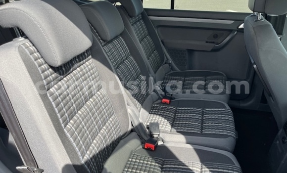 Nunua Ilio tumika Volkswagen Touran Nyeusi Gari ndani ya Beitbridge nchini Matabeleland Kusini Nunua Ilio tumika Volkswagen Touran Nyeusi Gari ndani ya Beitbridge nchini Matabeleland Kusini