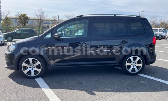 Nunua Ilio tumika Volkswagen Touran Nyeusi Gari ndani ya Beitbridge nchini Matabeleland Kusini Nunua Ilio tumika Volkswagen Touran Nyeusi Gari ndani ya Beitbridge nchini Matabeleland Kusini