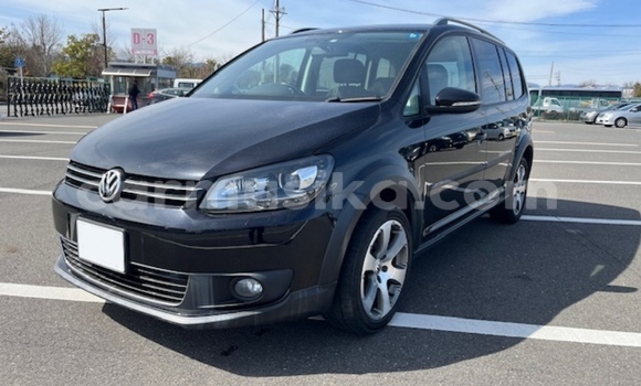 Nunua Ilio tumika Volkswagen Touran Nyeusi Gari ndani ya Beitbridge nchini Matabeleland Kusini Nunua Ilio tumika Volkswagen Touran Nyeusi Gari ndani ya Beitbridge nchini Matabeleland Kusini