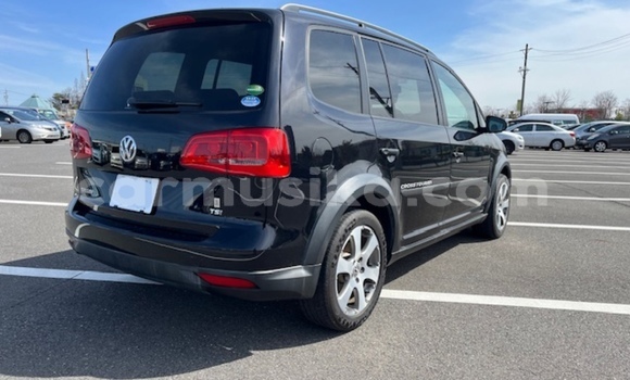 Nunua Ilio tumika Volkswagen Touran Nyeusi Gari ndani ya Beitbridge nchini Matabeleland Kusini Nunua Ilio tumika Volkswagen Touran Nyeusi Gari ndani ya Beitbridge nchini Matabeleland Kusini