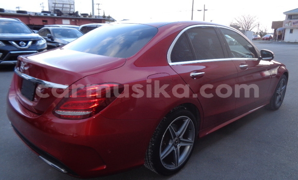 Tenga Tsaru Mercedes‒Benz C–Class Tsvuku Mota in Beitbridge in Matabeleland South Tenga Tsaru Mercedes‒Benz C–Class Tsvuku Mota in Beitbridge in Matabeleland South