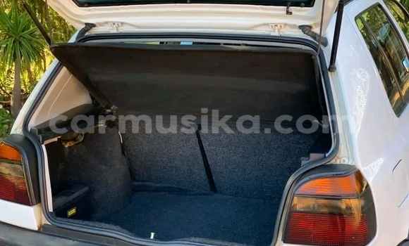 Acheter Occasion Voiture Volkswagen Golf Blanc à Beitbridge, Matabeleland South Acheter Occasion Voiture Volkswagen Golf Blanc à Beitbridge, Matabeleland South