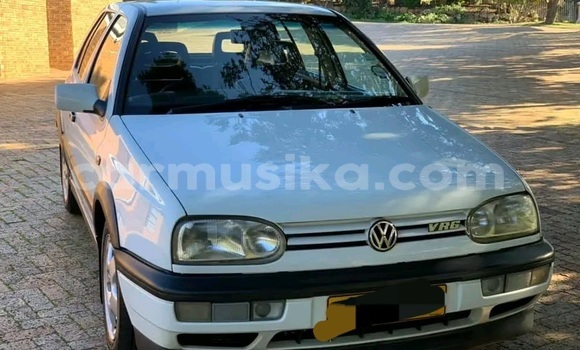 Acheter Occasion Voiture Volkswagen Golf Blanc à Beitbridge, Matabeleland South Acheter Occasion Voiture Volkswagen Golf Blanc à Beitbridge, Matabeleland South
