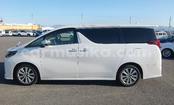 Acheter Occasion Voiture Toyota Alphard Blanc à Beitbridge, Matabeleland South Acheter Occasion Voiture Toyota Alphard Blanc à Beitbridge, Matabeleland South