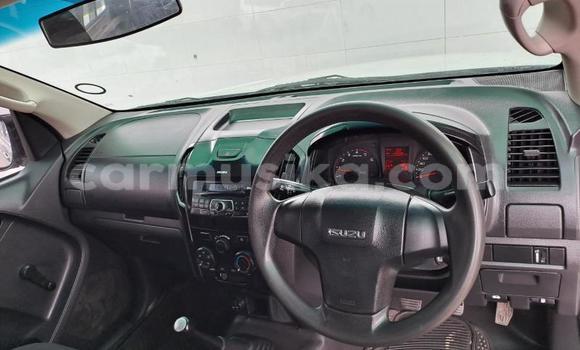 Acheter Occasion Voiture Isuzu KB Blanc à Beitbridge, Matabeleland South Acheter Occasion Voiture Isuzu KB Blanc à Beitbridge, Matabeleland South