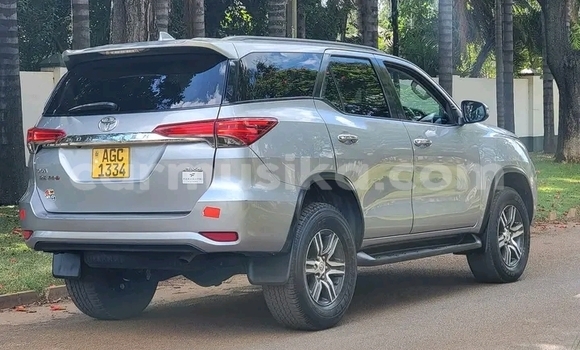 Acheter Occasion Voiture Toyota Fortuner Vert à Harare, Harare Acheter Occasion Voiture Toyota Fortuner Vert à Harare, Harare
