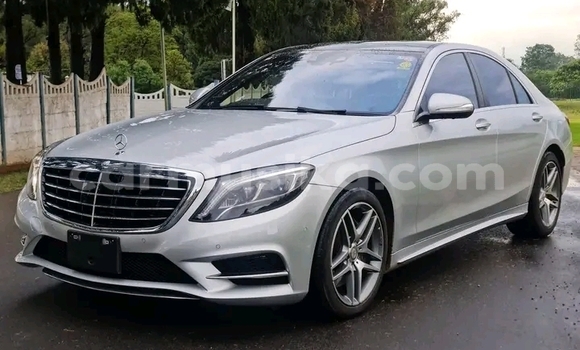 Acheter Occasion Voiture Mercedes-Benz E200 Blanc à Harare, Harare Acheter Occasion Voiture Mercedes-Benz E200 Blanc à Harare, Harare