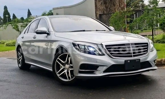 Acheter Occasion Voiture Mercedes-Benz E200 Blanc à Harare, Harare Acheter Occasion Voiture Mercedes-Benz E200 Blanc à Harare, Harare