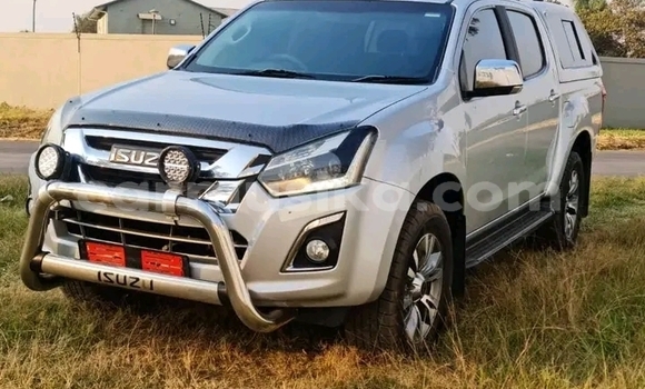 Nunua Ilio tumika Isuzu KB Kijani Gari ndani ya Harare nchini Harare