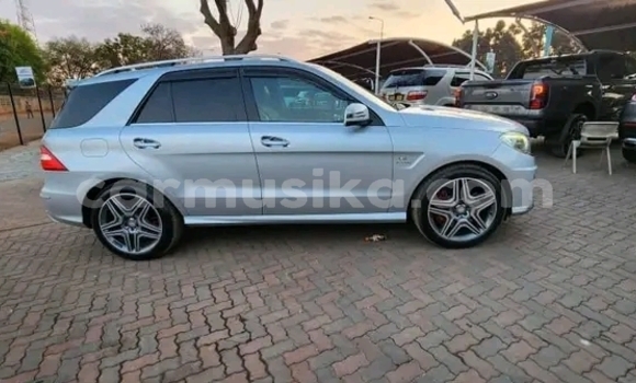 Buy Used Mercedes‒Benz ML–Class White Car in Harare in Harare