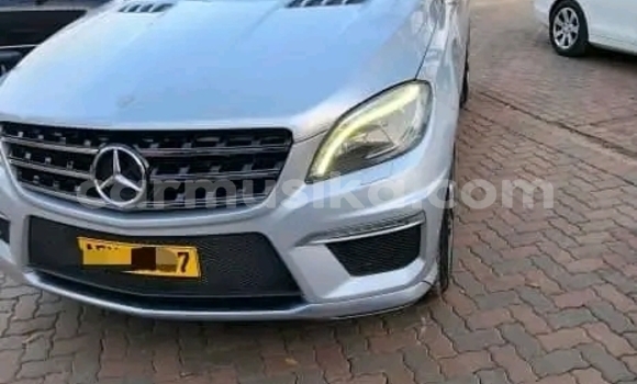 Acheter Occasion Voiture Mercedes‒Benz ML–Class Blanc à Harare, Harare Acheter Occasion Voiture Mercedes‒Benz ML–Class Blanc à Harare, Harare