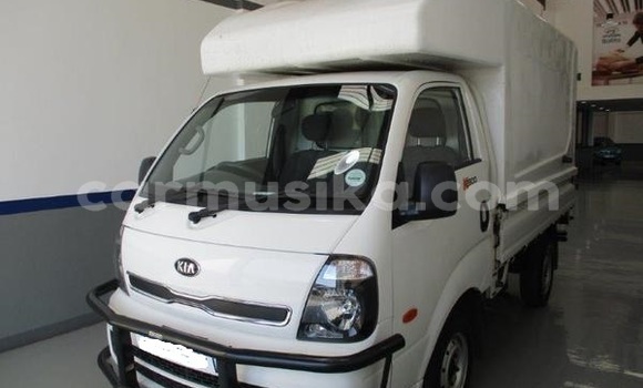 Acheter Occasion Voiture Kia K3 Blanc à Beitbridge, Matabeleland South Acheter Occasion Voiture Kia K3 Blanc à Beitbridge, Matabeleland South