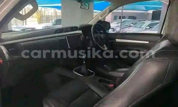Buy Used Toyota Hilux White Car in Bulawayo in Bulawayo Buy Used Toyota Hilux White Car in Bulawayo in Bulawayo