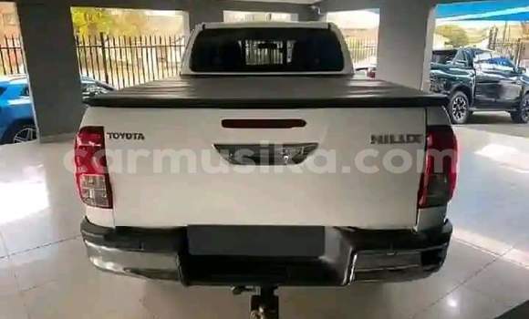 Buy Used Toyota Hilux White Car in Bulawayo in Bulawayo Buy Used Toyota Hilux White Car in Bulawayo in Bulawayo