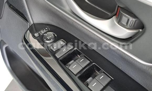 Buy Used Honda CR–V White Car in Beitbridge in Matabeleland South Buy Used Honda CR–V White Car in Beitbridge in Matabeleland South