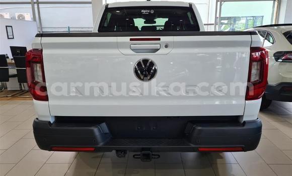 Buy Used Volkswagen Amarok White Car in Beitbridge in Matabeleland South Buy Used Volkswagen Amarok White Car in Beitbridge in Matabeleland South