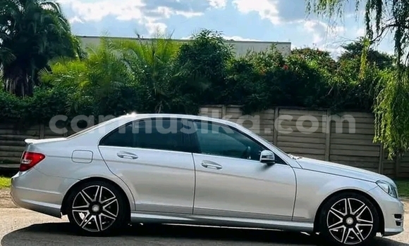 Buy Used Mercedes-Benz C180 coupe Green Car in Harare in Harare
