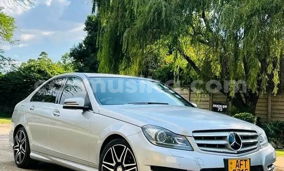 Buy Used Mercedes-Benz C180 coupe Green Car in Harare in Harare Buy Used Mercedes-Benz C180 coupe Green Car in Harare in Harare